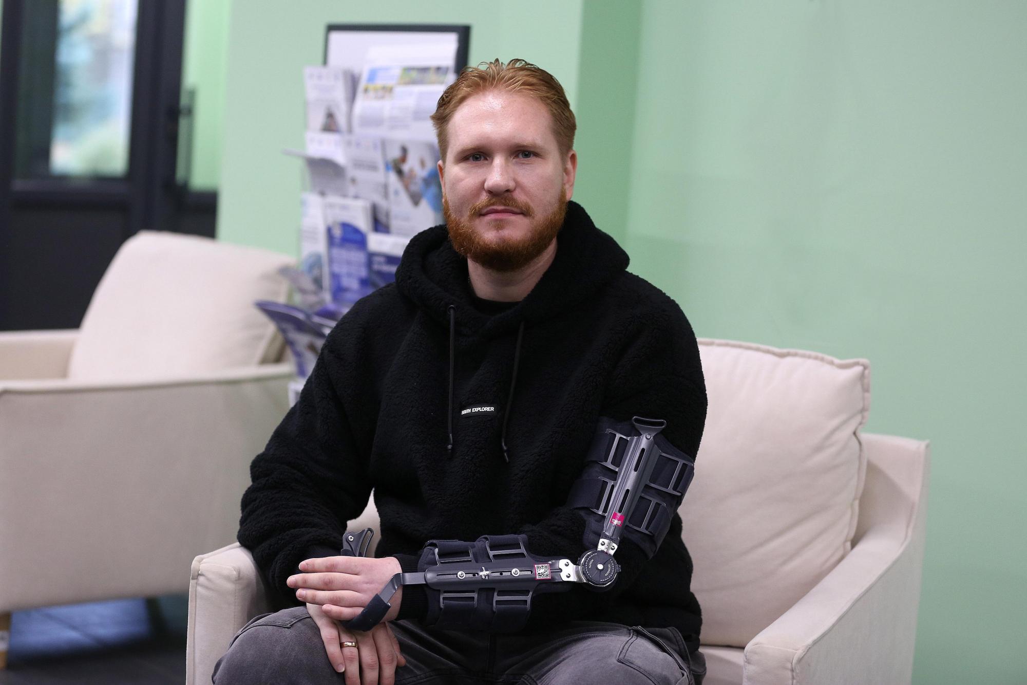 &quot;Лікарі не давали гарантій&quot;. Історія нацгвардійця, який врятував себе сам при обстрілі